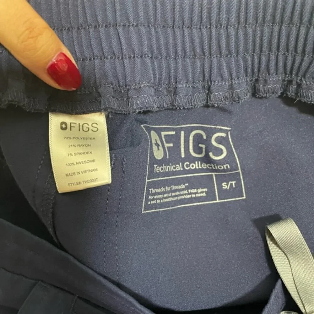 Figs Navy Cairo Cargo Scrub Pants™ size S